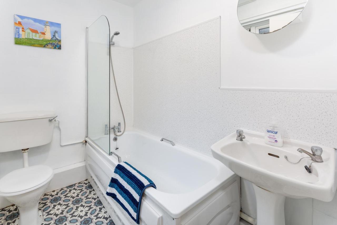 Comfortable Liverpool Townhouse - Free Parking Екстериор снимка
