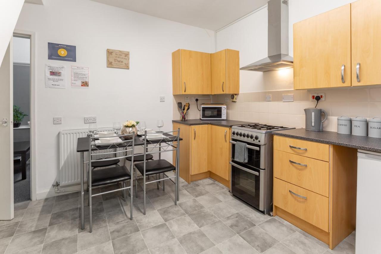 Comfortable Liverpool Townhouse - Free Parking Екстериор снимка